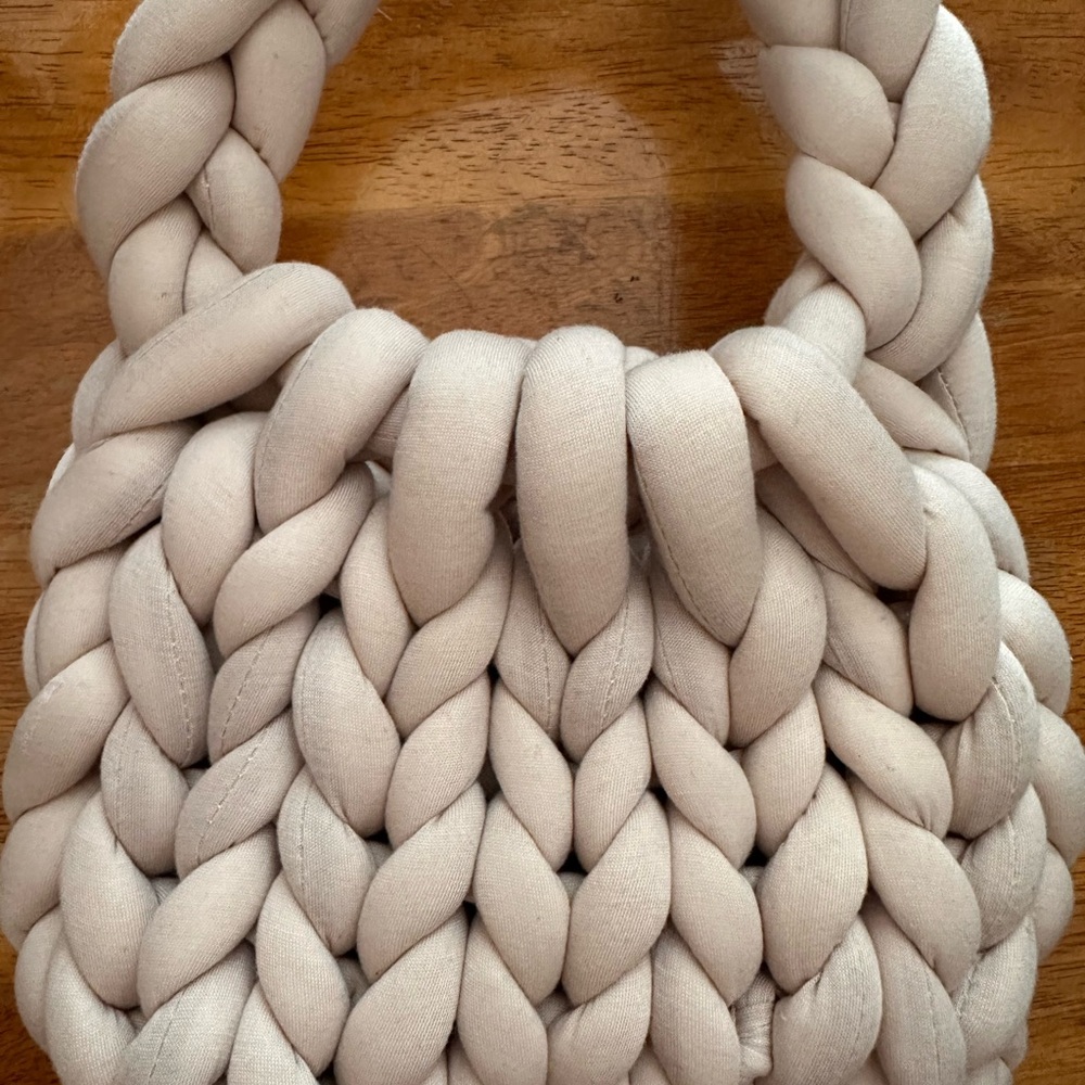 Chunky yarn handwoven tote purse